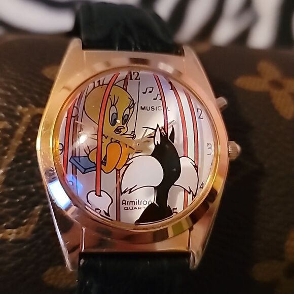 Vintage Warner Brothers Sylvester & Tweety Black & Gold Watch Wristwatch Analog - Picture 2 of 10